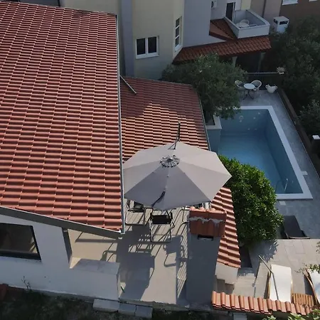 Vlade- From The Heated Pool To The In 1 Minute Apartment