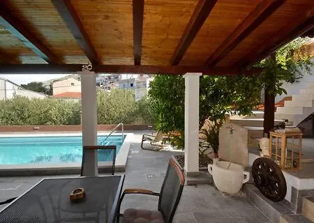 Vlade- From The Heated Pool To The In 1 Minute Apartment *
